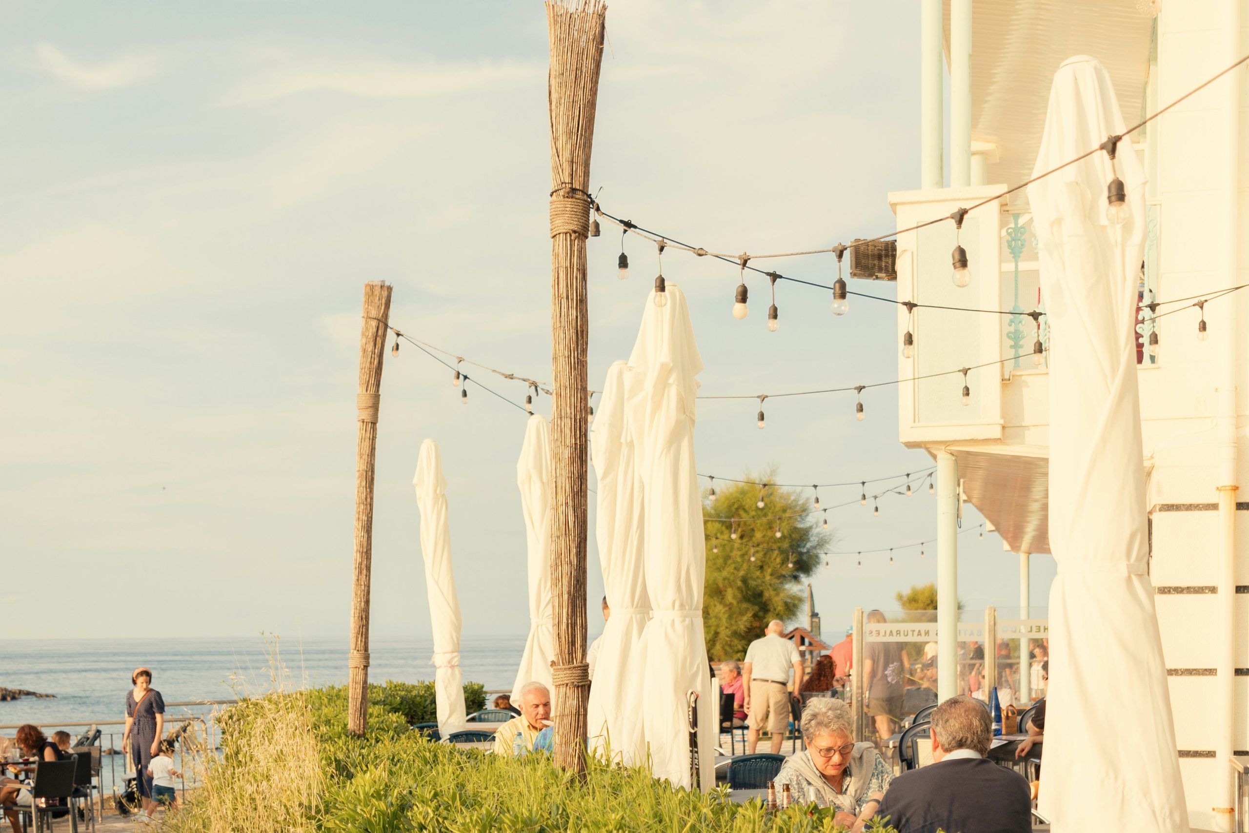 10 Lightweight Trends for Breezy Summer Days